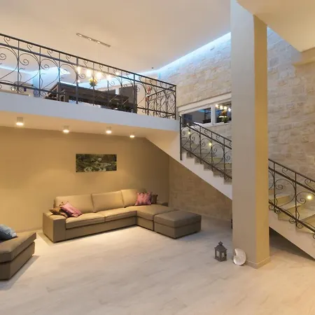 Villa Lotus